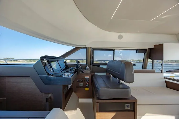 Slide: The Image of 2024 Prestige 460 - Image 33 - 33