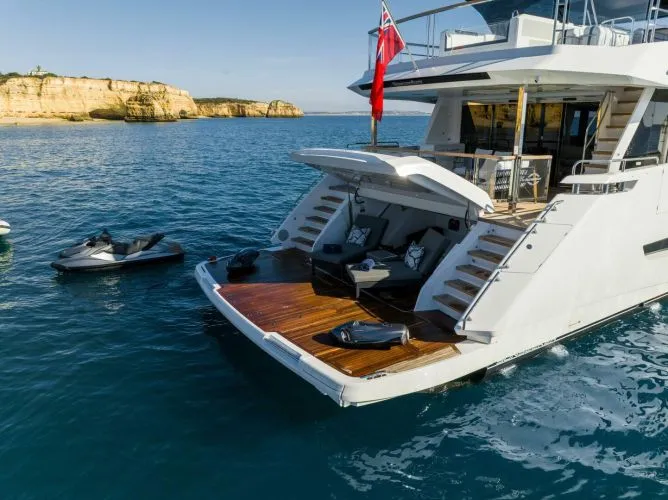 Slide: The Image of 2027 Sunseeker 100 Yacht - Image 10 - 10