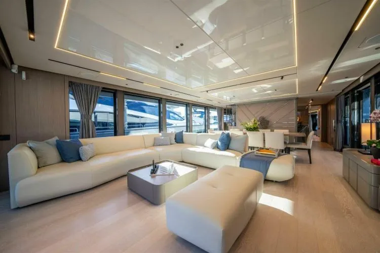 Slide: The Image of 2027 Sunseeker 100 Yacht - Image 15 - 15
