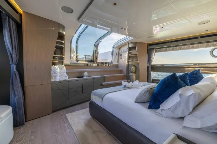 Slide: The Image of 2027 Sunseeker 100 Yacht - Image 26 - 26