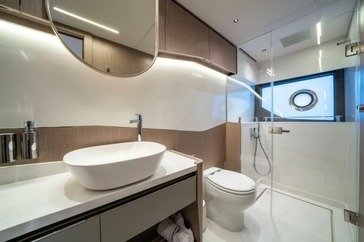 Slide: The Image of 2027 Sunseeker 100 Yacht - Image 32 - 32