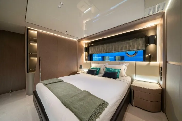 Slide: The Image of 2027 Sunseeker 100 Yacht - Image 33 - 33