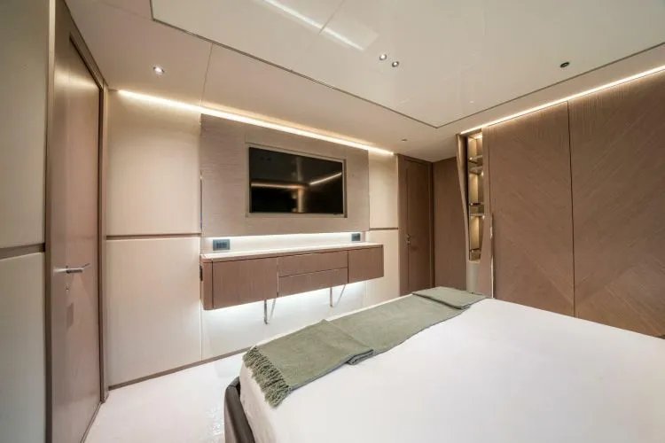 Slide: The Image of 2027 Sunseeker 100 Yacht - Image 34 - 34