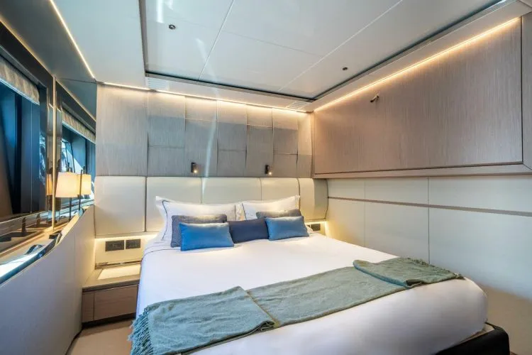 Slide: The Image of 2027 Sunseeker 100 Yacht - Image 35 - 35