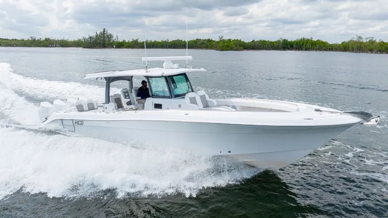 The Image of 2026 Hcb 42 Lujo - Image 1 - 1