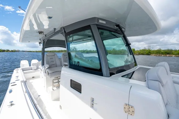 Slide: The Image of 2026 Hcb 42 Lujo - Image 30 - 30