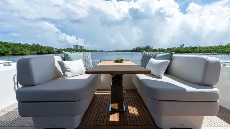 Slide: The Image of 2025 Prestige F4.9 - Image 18 - 18