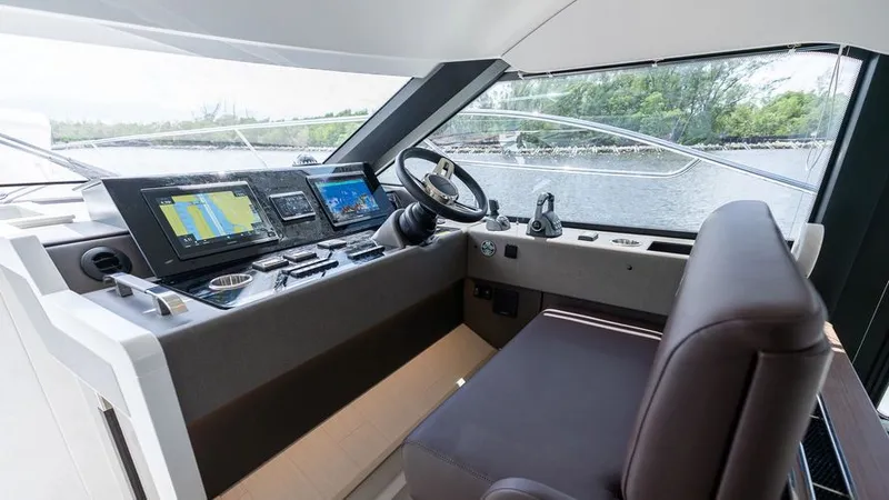 Slide: The Image of 2025 Prestige F4.9 - Image 31 - 31