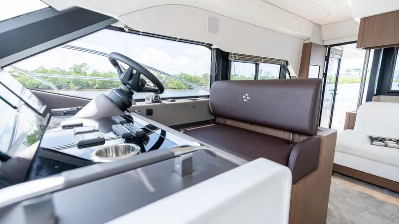 Slide: The Image of 2025 Prestige F4.9 - Image 34 - 34