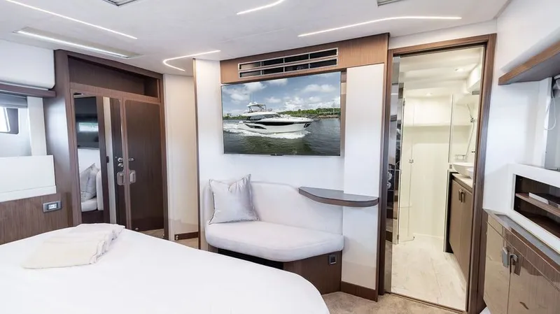 Slide: The Image of 2025 Prestige F4.9 - Image 39 - 39