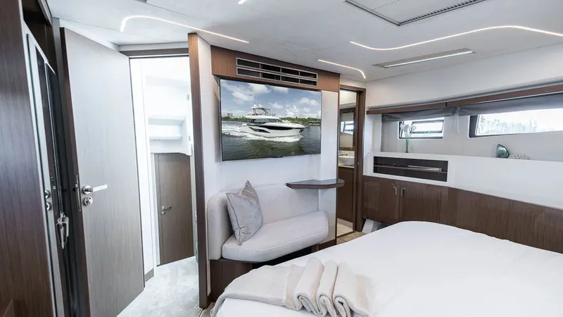 Slide: The Image of 2025 Prestige F4.9 - Image 41 - 41