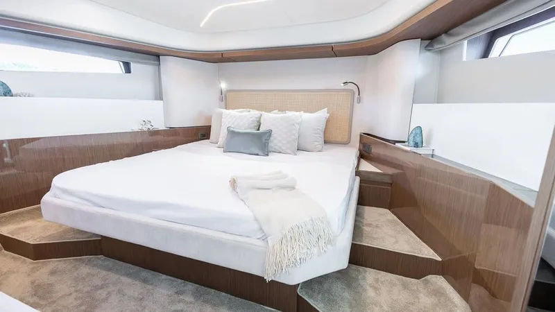 Slide: The Image of 2025 Prestige F4.9 - Image 43 - 43