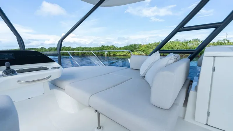 Slide: The Image of 2025 Prestige F4.9 - Image 59 - 59