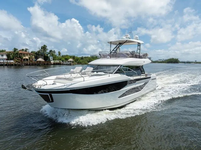 Slide: The Image of 2025 Prestige F4.9 - Image 6 - 6