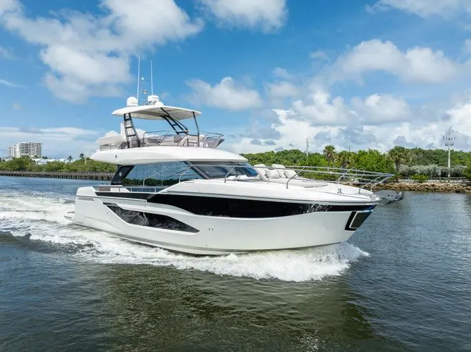 Slide: The Image of 2025 Prestige F4.9 - Image 8 - 8