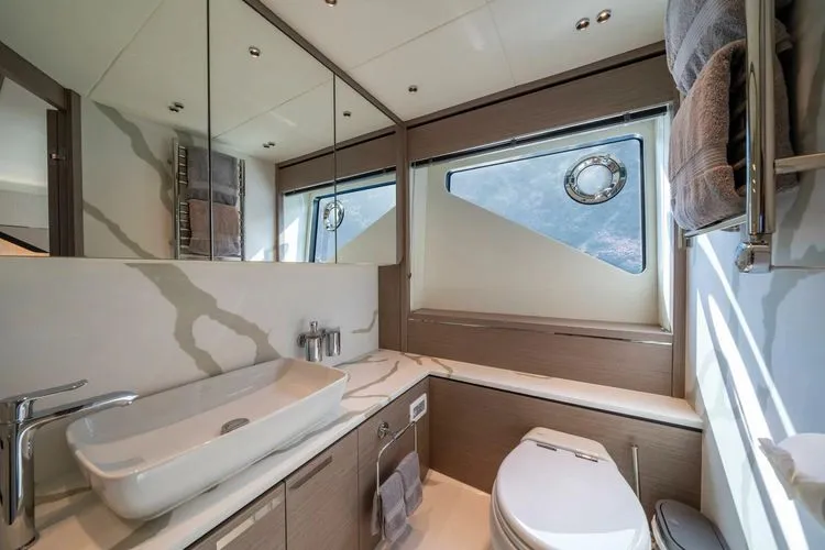 Slide: The Image of 2026 Sunseeker 75 Sport Yacht - Image 27 - 27