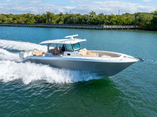 The Image of 2026 Hcb 42 Lujo - Image 1 - 1