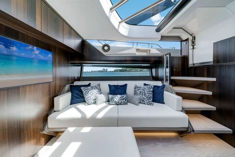 Slide: The Image of 2024 Sunseeker 55 - Image 43 - 43