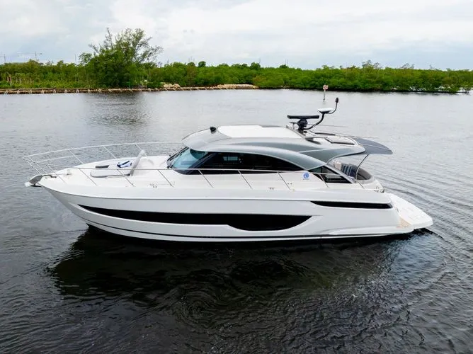 Slide: The Image of 2026 Riviera 4600 Sports Yacht - Image 5 - 5