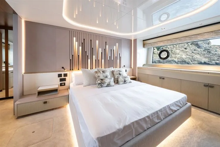 Slide: The Image of 2026 Sunseeker 82 Ocean Enclosed - Image 33 - 33