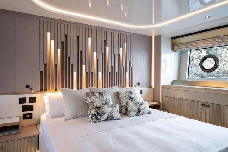 Slide: The Image of 2026 Sunseeker 82 Ocean Enclosed - Image 34 - 34