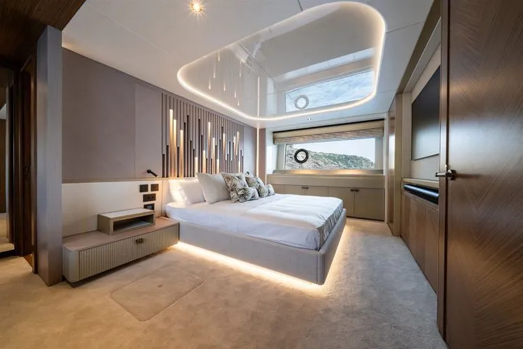 Slide: The Image of 2026 Sunseeker 82 Ocean Enclosed - Image 36 - 36