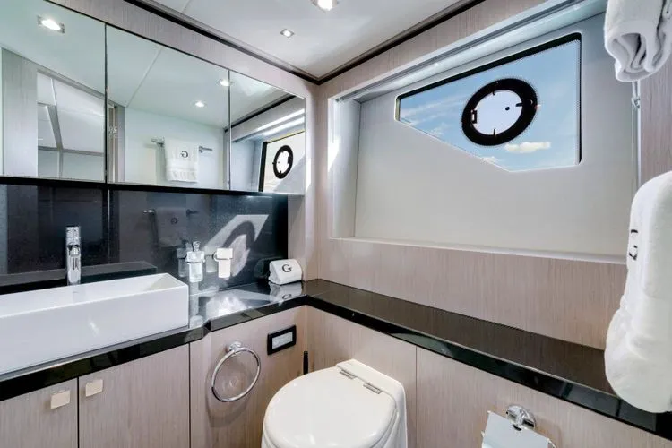 Slide: The Image of 2018 Sunseeker 68 Predator - Image 45 - 45