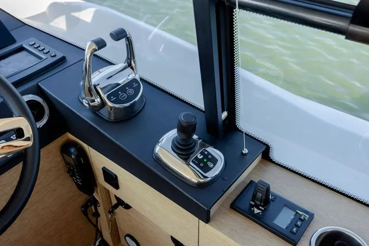 Slide: The Image of 2024 Prestige 420 - Image 31 - 31