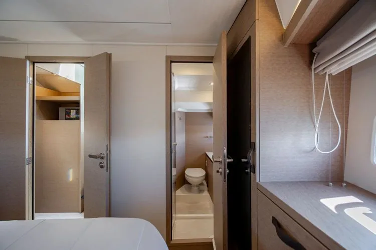 Slide: The Image of 2024 Prestige 420 - Image 37 - 37