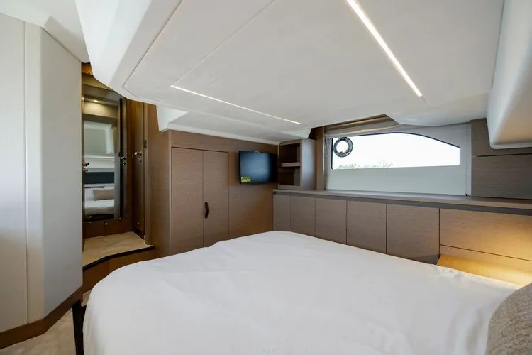 Slide: The Image of 2024 Prestige 420 - Image 47 - 47