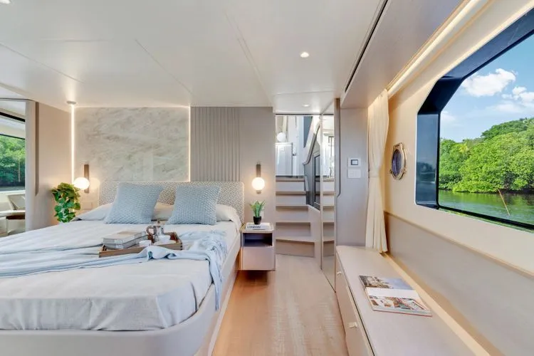 Slide: The Image of 2026 Absolute 70 Fly - Image 39 - 39