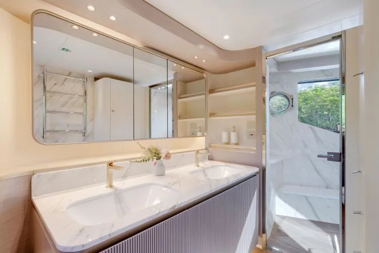 Slide: The Image of 2026 Absolute 70 Fly - Image 42 - 42