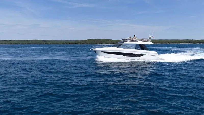 Slide: The Image of 2027 Prestige F4.3 - Image 4 - 4