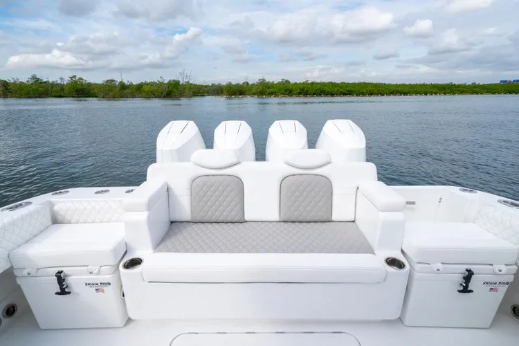 Slide: The Image of 2026 Hcb 42 Lujo - Image 12 - 12