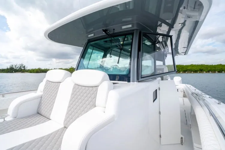 Slide: The Image of 2026 Hcb 42 Lujo - Image 32 - 32