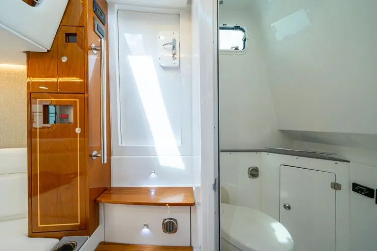 Slide: The Image of 2026 Hcb 42 Lujo - Image 34 - 34