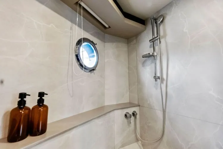 Slide: The Image of 2026 Absolute 52 Fly - Image 35 - 35