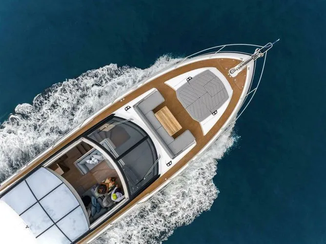 Slide: The Image of 2026 Sunseeker Predator 75 - Image 5 - 5