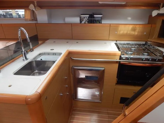 Slide: The Image of 2010 Jeanneau Sun Odyssey 50 Ds - Image 10 - 10