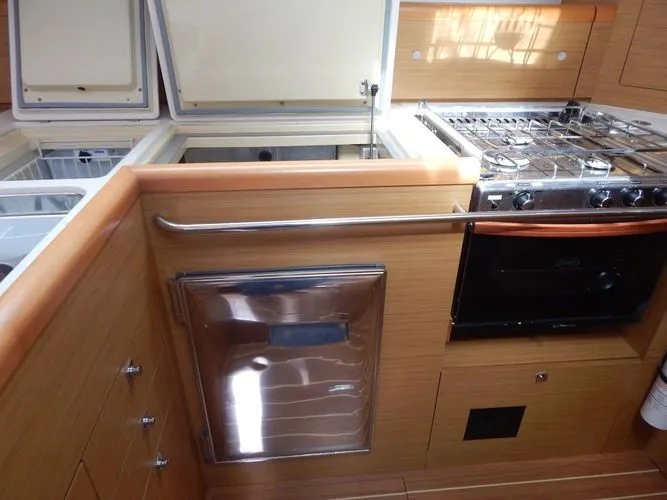 Slide: The Image of 2010 Jeanneau Sun Odyssey 50 Ds - Image 12 - 12