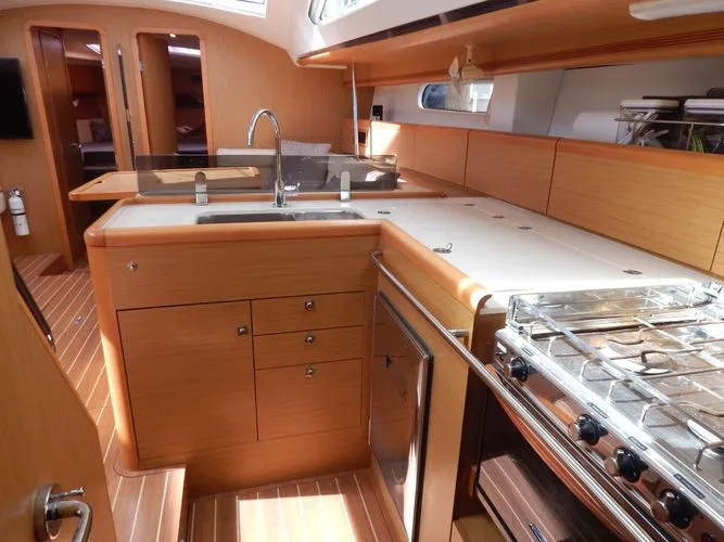 Slide: The Image of 2010 Jeanneau Sun Odyssey 50 Ds - Image 13 - 13