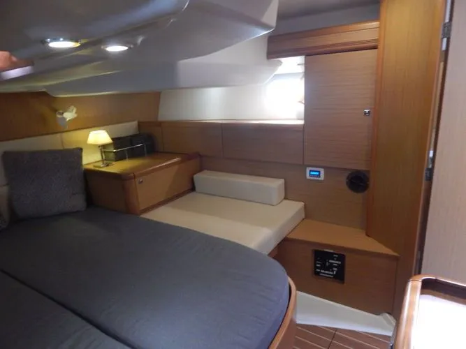 Slide: The Image of 2010 Jeanneau Sun Odyssey 50 Ds - Image 15 - 15