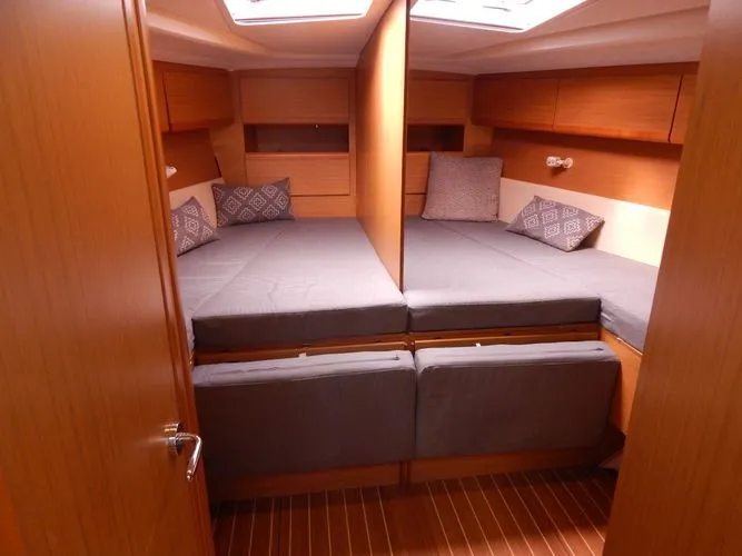 Slide: The Image of 2010 Jeanneau Sun Odyssey 50 Ds - Image 26 - 26