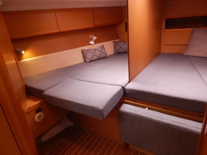 Slide: The Image of 2010 Jeanneau Sun Odyssey 50 Ds - Image 28 - 28