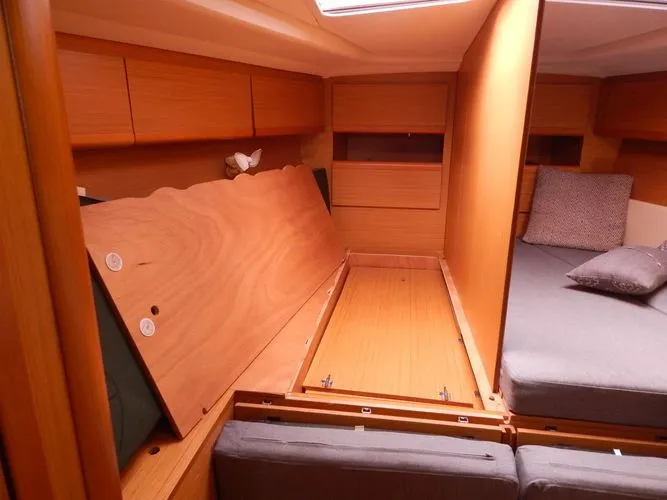 Slide: The Image of 2010 Jeanneau Sun Odyssey 50 Ds - Image 29 - 29