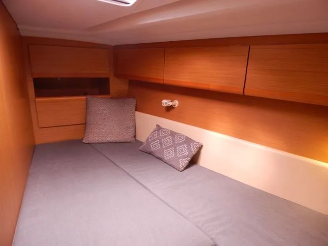 Slide: The Image of 2010 Jeanneau Sun Odyssey 50 Ds - Image 31 - 31