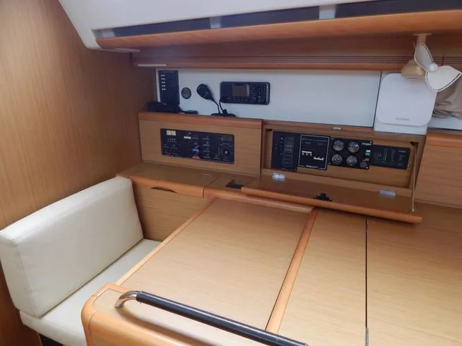 Slide: The Image of 2010 Jeanneau Sun Odyssey 50 Ds - Image 6 - 6