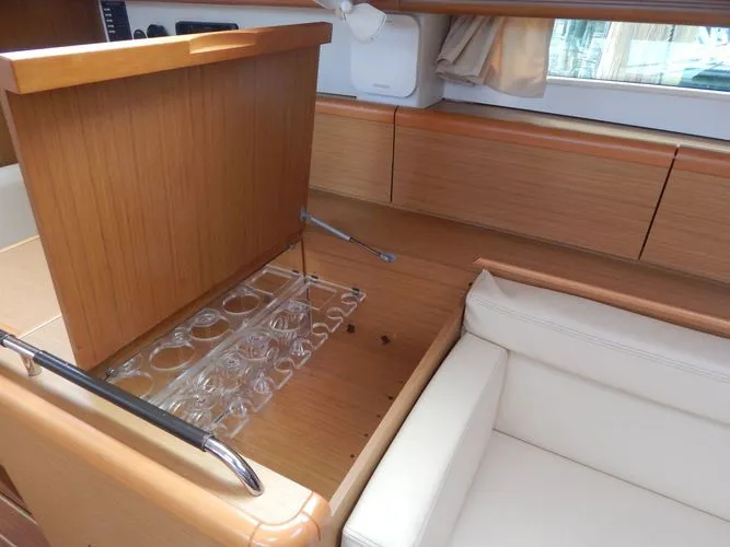 Slide: The Image of 2010 Jeanneau Sun Odyssey 50 Ds - Image 7 - 7
