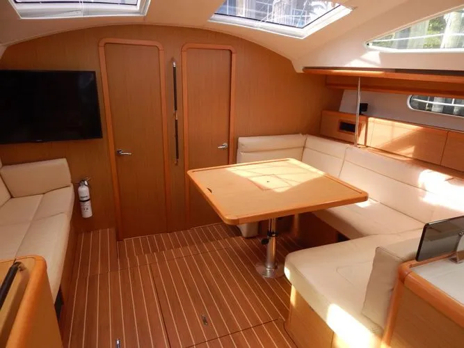 Slide: The Image of 2010 Jeanneau Sun Odyssey 50 Ds - Image 8 - 8