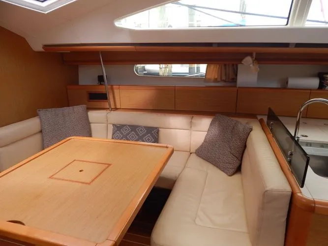 Slide: The Image of 2010 Jeanneau Sun Odyssey 50 Ds - Image 9 - 9